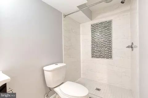 Bath - 1514 Covington St, Baltimore, MD 21230 photo 8 of 8