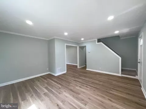 3801 Parkside Dr, Baltimore, MD 21206 photo 2
