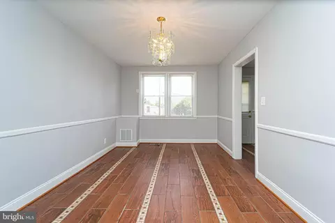 Living - 919 Kevin Rd, Baltimore, MD 21229 photo 4 of 4