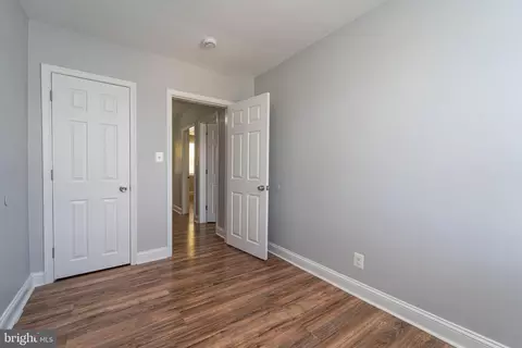 Entry Way - 919 Kevin Rd, Baltimore, MD 21229 photo 11 of 12