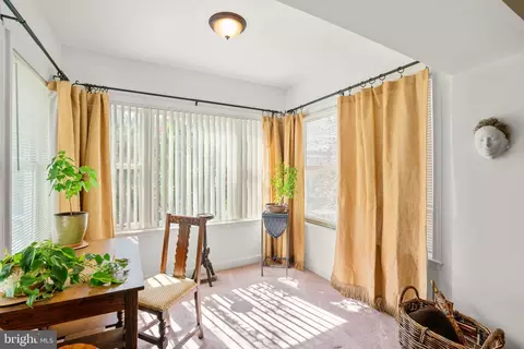 Entry Way - 1108 Weldon Ave, Baltimore, MD 21211 photo 1 of 4