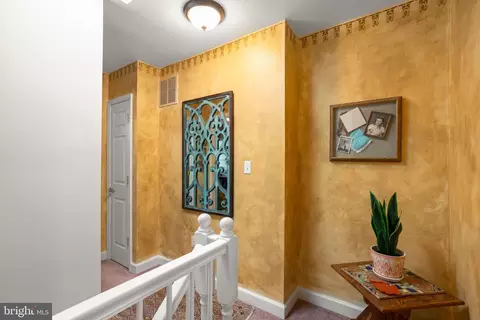 Entry Way - 1108 Weldon Ave, Baltimore, MD 21211 photo 4 of 4
