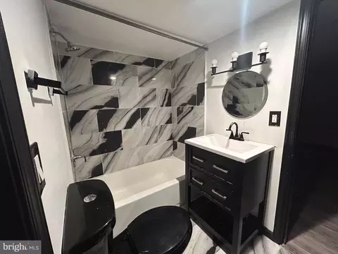 Bath - 2739 Riggs Ave, Baltimore, MD 21216 photo 2 of 3
