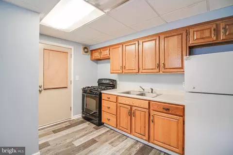 3140 Strickland St, Baltimore, MD 21229 photo 9