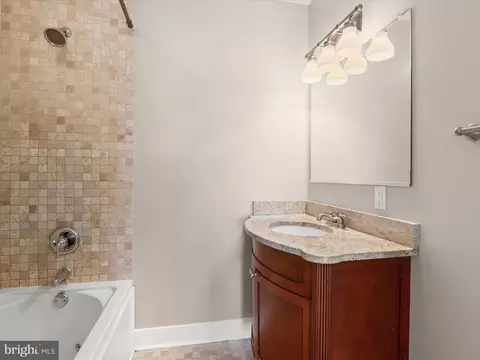 Bath - 201 E Gittings St, Baltimore, MD 21230 photo 3 of 4