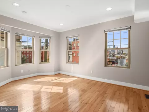 Living - 201 E Gittings St, Baltimore, MD 21230 photo 3 of 7