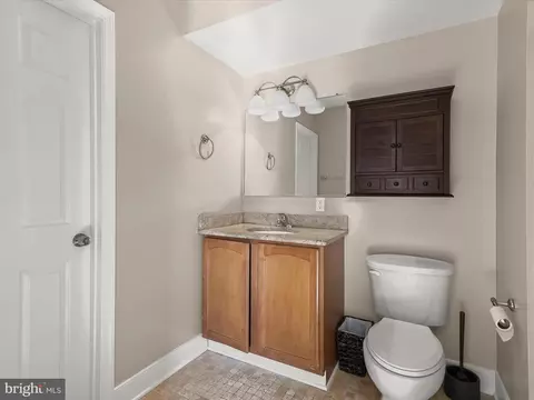 Bath - 201 E Gittings St, Baltimore, MD 21230 photo 2 of 4