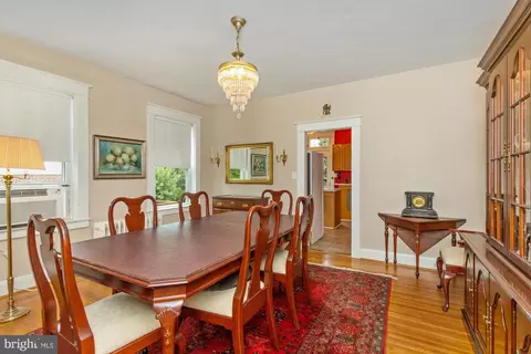 Dining - 4526 Arabia Ave, Baltimore, MD 21214 photo 2 of 7