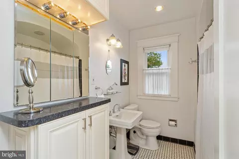 Bath - 4526 Arabia Ave, Baltimore, MD 21214 photo 3 of 4