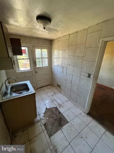 3586 Dudley Ave, Baltimore, MD 21213 photo 9