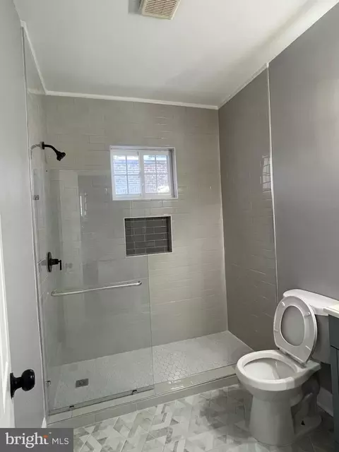 Bath - 2403 Garrison Blvd, Baltimore, MD 21216 photo 1 of 8