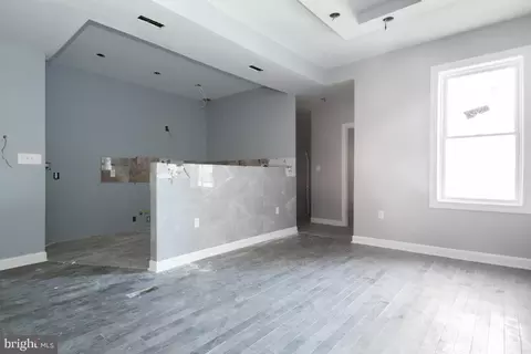 Entry Way - 2814 W Cold Spring Ln, Baltimore, MD 21215 photo 3 of 13