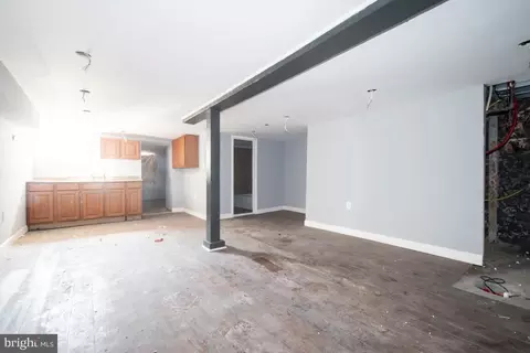 Entry Way - 2814 W Cold Spring Ln, Baltimore, MD 21215 photo 11 of 13