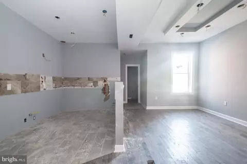 Entry Way - 2814 W Cold Spring Ln, Baltimore, MD 21215 photo 4 of 13