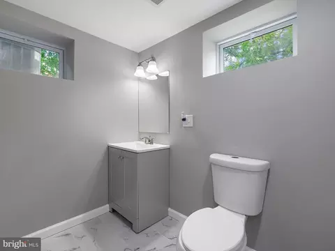 Bath - 5107 Anthony Ave, Baltimore, MD 21206 photo 4 of 5