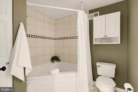 Bath - 545 E Gittings St, Baltimore, MD 21230 photo 1 of 3