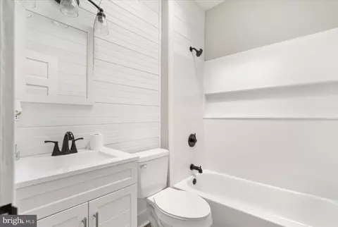 319 Lyndhurst St, Baltimore, MD 21229 photo 21