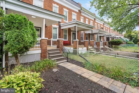 319 Lyndhurst St, Baltimore, MD 21229 photo 3
