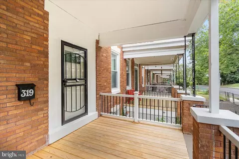 319 Lyndhurst St, Baltimore, MD 21229 photo 4