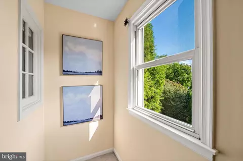 Entry Way - 5902 Meadowood Rd, Baltimore, MD 21212 photo 8 of 9