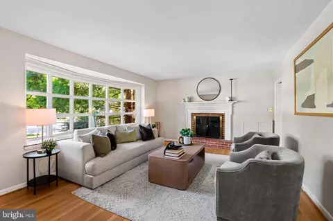 Living - 5902 Meadowood Rd, Baltimore, MD 21212 photo 2 of 3