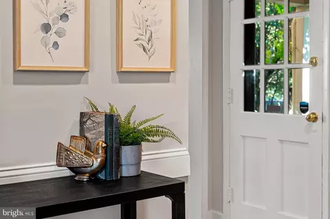 Entry Way - 5902 Meadowood Rd, Baltimore, MD 21212 photo 6 of 9