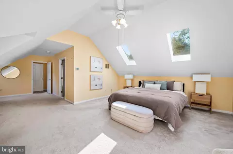 Bedroom - 5902 Meadowood Rd, Baltimore, MD 21212 photo 10 of 13