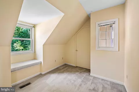 Bedroom - 5902 Meadowood Rd, Baltimore, MD 21212 photo 8 of 13