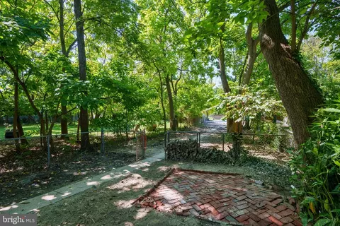 Exterior - 2817 Hamilton Ave, Baltimore, MD 21214 photo 3 of 8