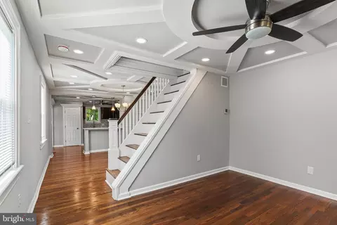 Entry Way - 2817 Hamilton Ave, Baltimore, MD 21214 photo 1 of 8