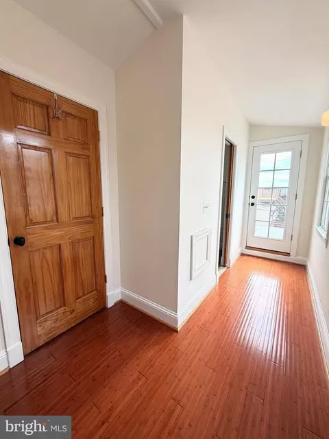 Entry Way - 2341 Eastern Ave, Baltimore, MD 21224 photo 7 of 8