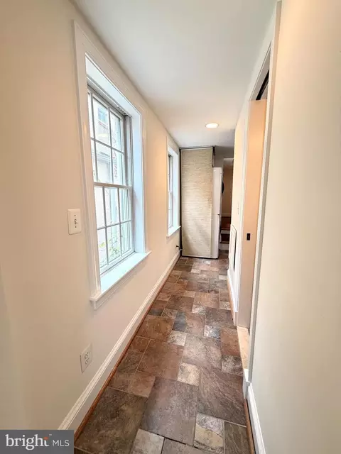 Entry Way - 2341 Eastern Ave, Baltimore, MD 21224 photo 4 of 8