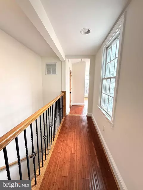 Entry Way - 2341 Eastern Ave, Baltimore, MD 21224 photo 5 of 8