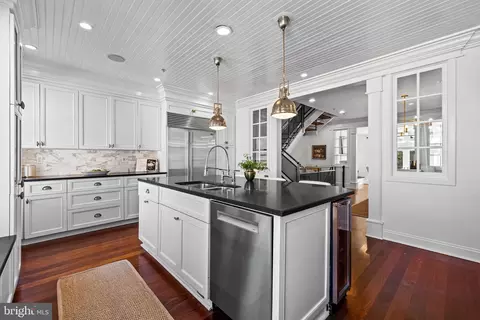 Kitchen - 1713 Lancaster St, Baltimore, MD 21231 photo 6 of 10