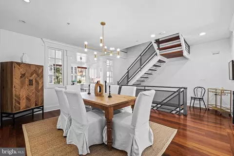 Dining - 1713 Lancaster St, Baltimore, MD 21231 photo 2 of 4