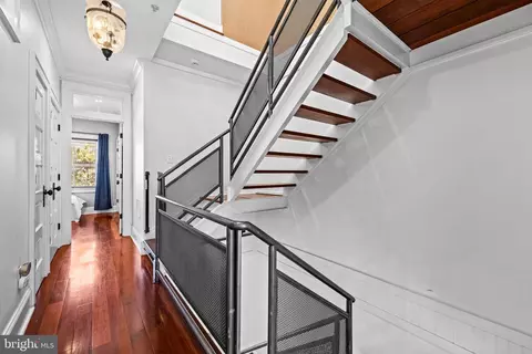 Entry Way - 1713 Lancaster St, Baltimore, MD 21231 photo 8 of 11