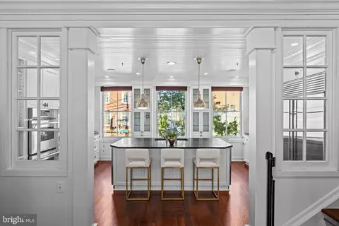 Entry Way - 1713 Lancaster St, Baltimore, MD 21231 photo 6 of 11