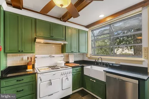 Kitchen - 425 E Lake Ave, Baltimore, MD 21212 photo 3 of 3
