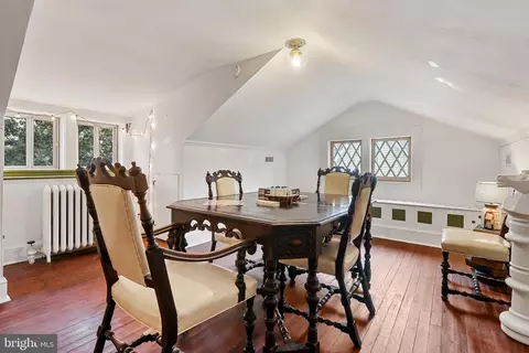 Dining - 425 E Lake Ave, Baltimore, MD 21212 photo 3 of 3