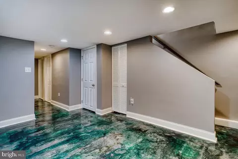Entry Way - 340 Gusryan St, Baltimore, MD 21224 photo 3 of 6