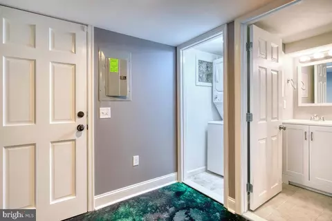 Entry Way - 340 Gusryan St, Baltimore, MD 21224 photo 5 of 6