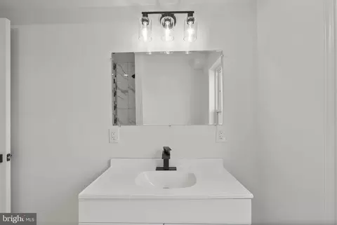 Bath - 3417 Springdale Ave, Baltimore, MD 21216 photo 10 of 12