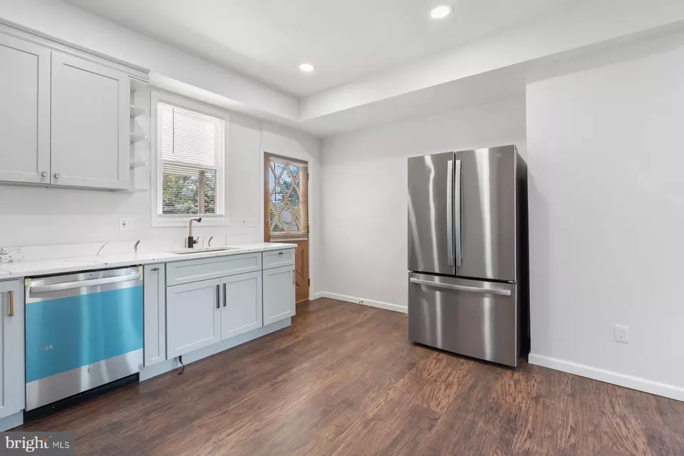 Entry Way - 4211 Raspe Ave, Baltimore, MD 21206 photo 3 of 7