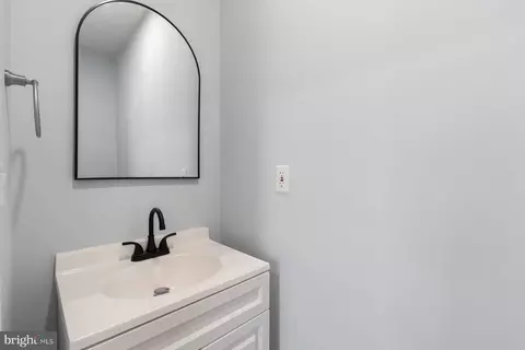 Entry Way - 4211 Raspe Ave, Baltimore, MD 21206 photo 1 of 7