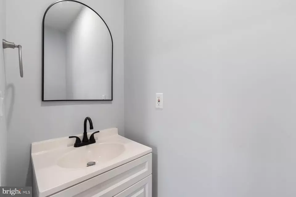 Entry Way - 4211 Raspe Ave, Baltimore, MD 21206 photo 1 of 7