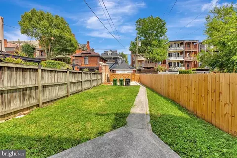Exterior - 2511 Madison Ave, Baltimore, MD 21217 photo 3 of 4