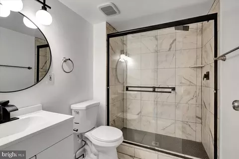 Bath - 2511 Madison Ave, Baltimore, MD 21217 photo 4 of 4