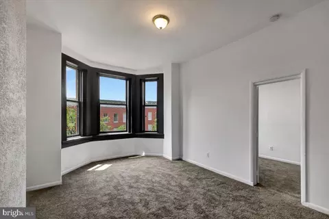 Living - 2511 Madison Ave, Baltimore, MD 21217 photo 3 of 4
