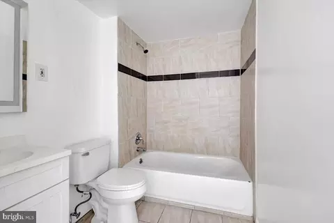 Bath - 2511 Madison Ave, Baltimore, MD 21217 photo 3 of 4