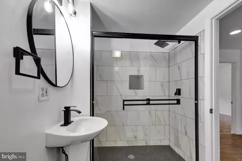 Bath - 2511 Madison Ave, Baltimore, MD 21217 photo 1 of 4